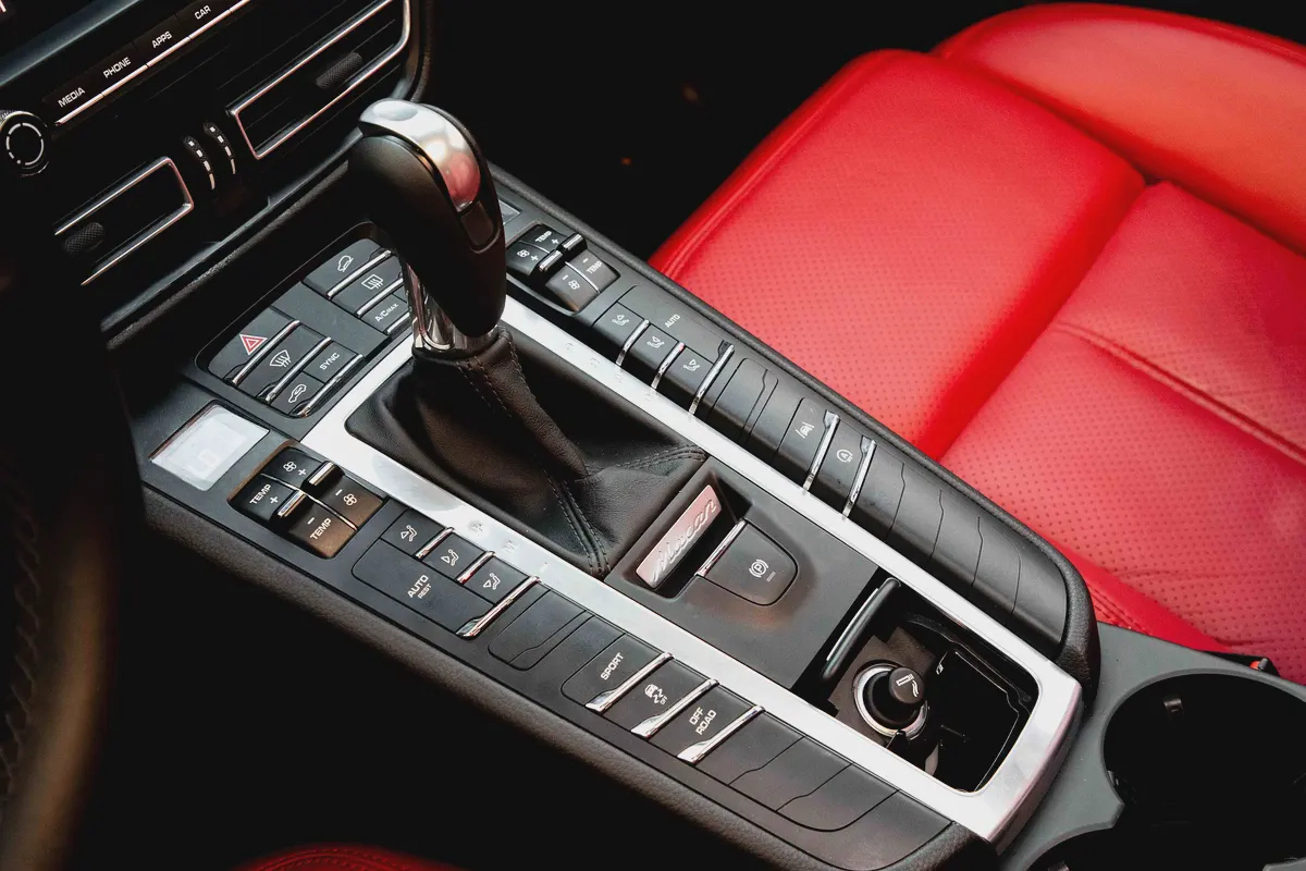 3,134 P.M |  Porsche Macan | 0% Downpayment | 21 Turbo Design Wheels-9-9