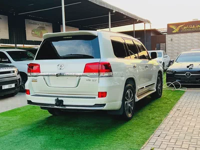 Toyota Land Cruiser VXR Grand Touring 2020 | GCC Specs | Pristine Condition-6