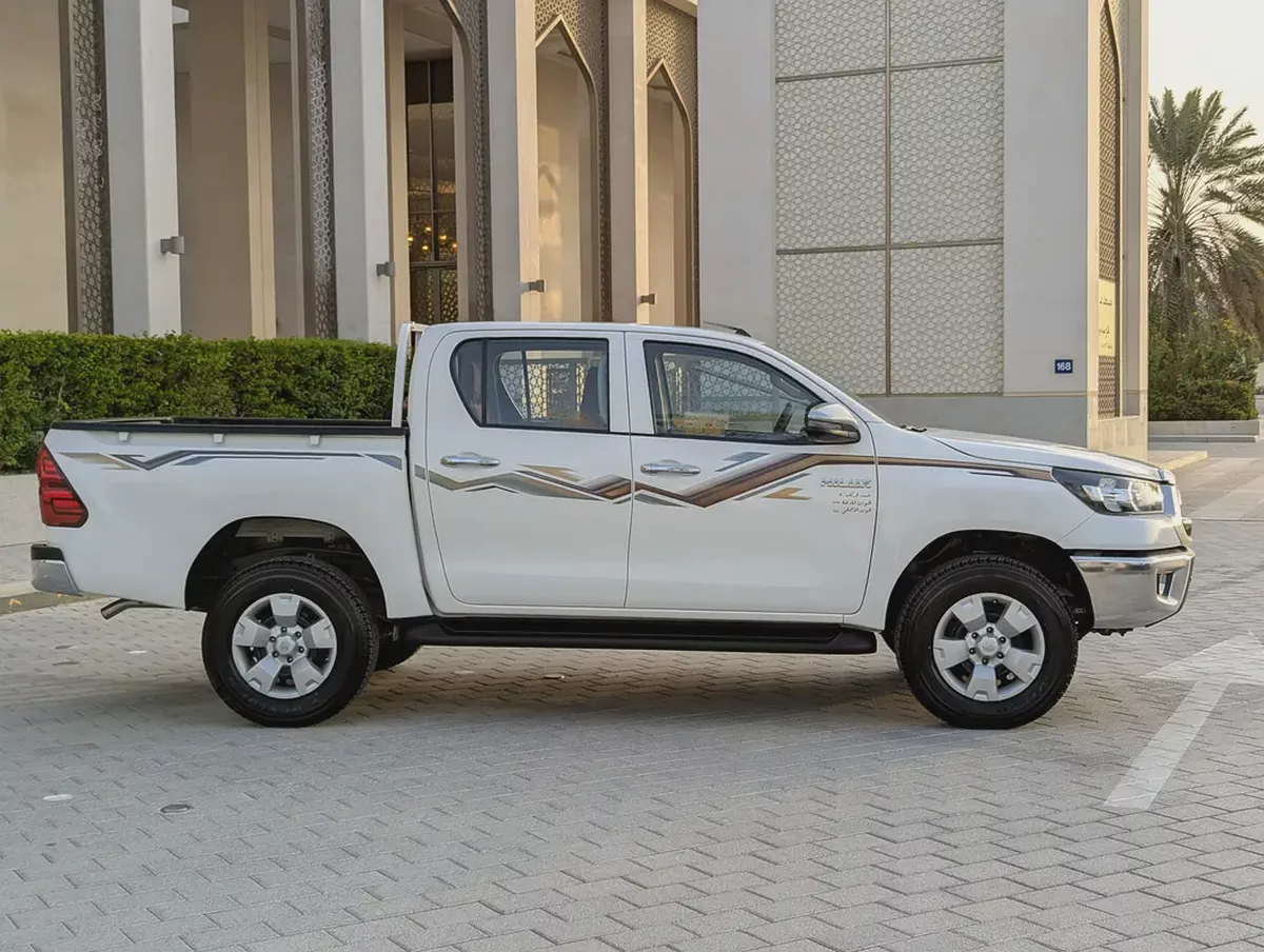 Toyota Hilux Diesel GCC Specs | 4x4 Pickup | Excellent Condition | Ready for Work  Adventure-5-5