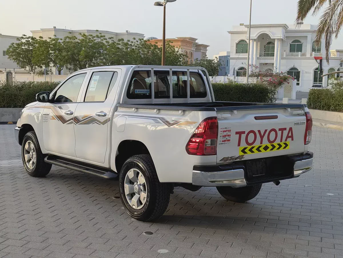 Toyota Hilux Diesel GCC Specs | 4x4 Pickup | Excellent Condition | Ready for Work  Adventure-6-6