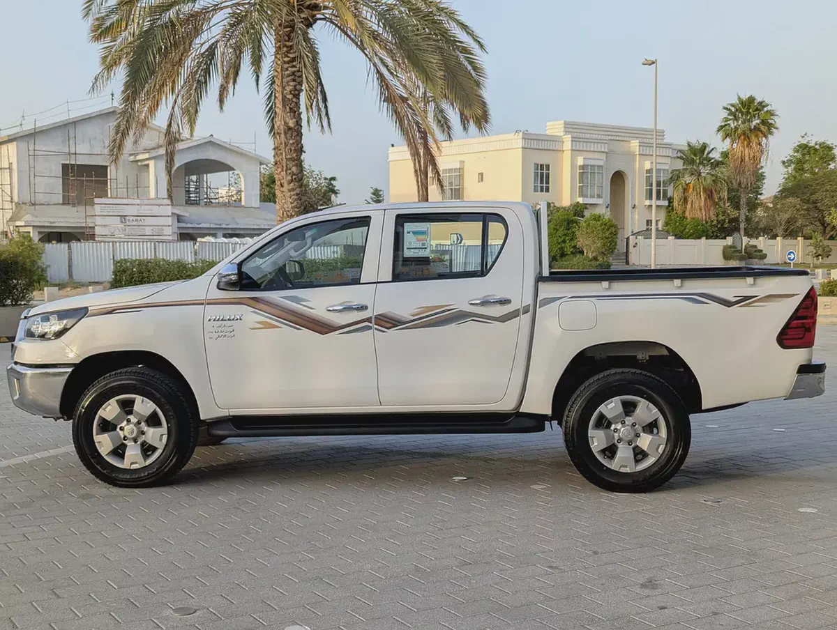 Toyota Hilux Diesel GCC Specs | 4x4 Pickup | Excellent Condition | Ready for Work  Adventure-8-8
