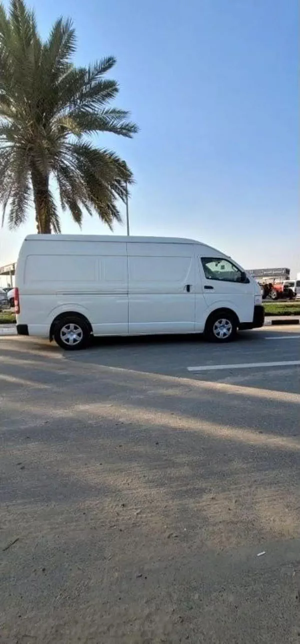 Toyota Hiace HIACE 2.5L HIROOF CARGO PETROL