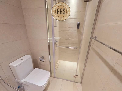 Corner Unite , Spacious 1bed_Room With kitchen Appliances, Prime Location-2