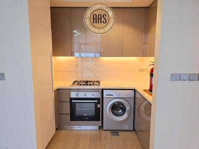 Corner Unite , Spacious 1bed_Room With kitchen Appliances, Prime Location-4