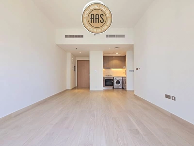Corner Unite , Spacious 1bed_Room With kitchen Appliances, Prime Location-5