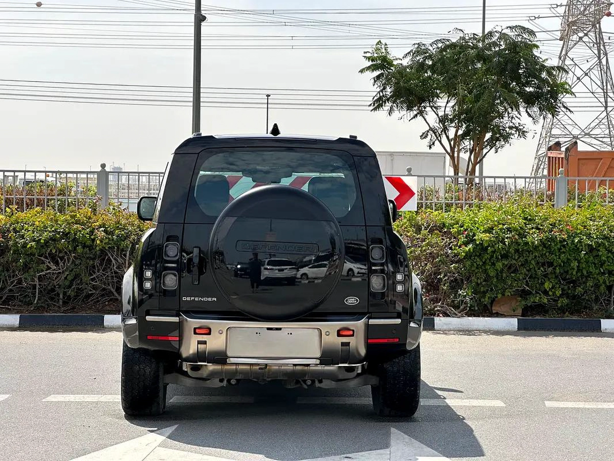 Land Rover Defender X P400 2023 GCC-8-8