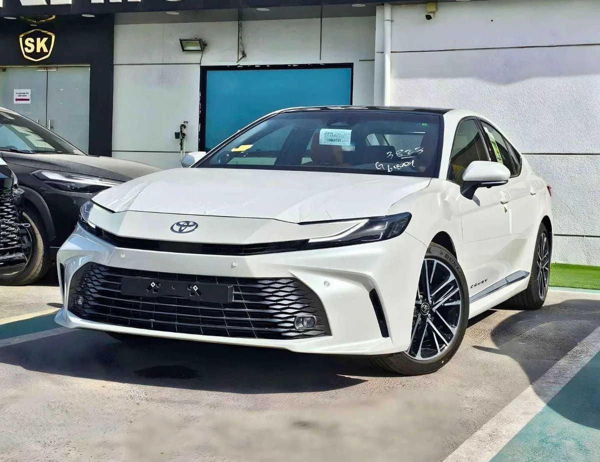 Toyota Camry LIMITED HEV LUMIERE HYBRID / 2.5L V4 PETROL/RADAR /JBL SPEAKERS/PANORAMIC ROOF/360*CAMERA/HEADS UP DISPLAY (CODE