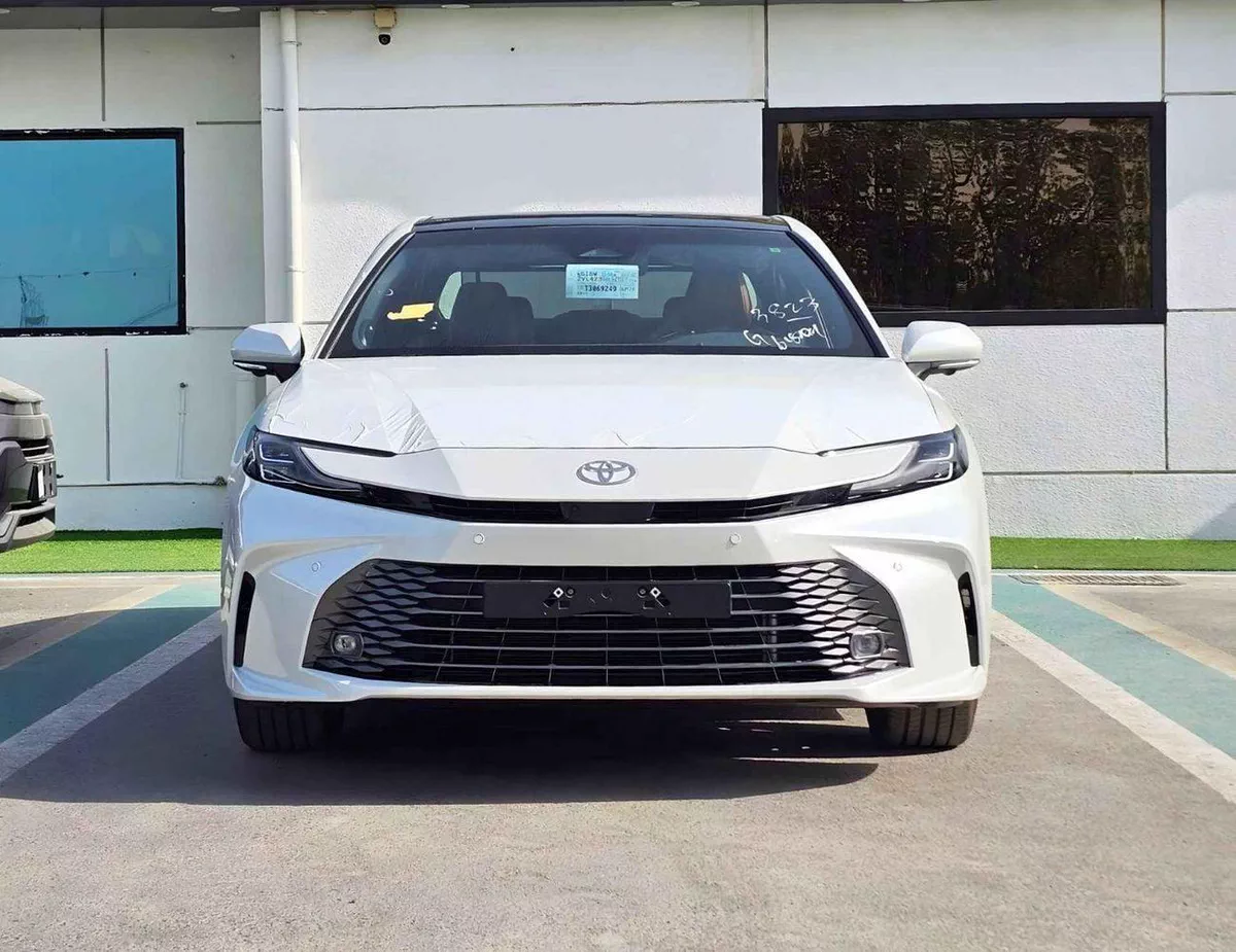 Toyota Camry LIMITED HEV LUMIERE HYBRID / 2.5L V4 PETROL/RADAR /JBL SPEAKERS/PANORAMIC ROOF/360*CAMERA/HEADS UP DISPLAY (CODE-1-0