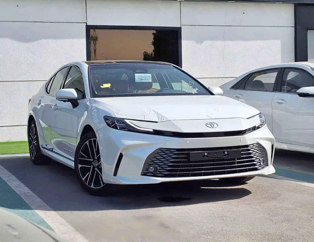 Toyota Camry LIMITED HEV LUMIERE HYBRID / 2.5L V4 PETROL/RADAR /JBL SPEAKERS/PANORAMIC ROOF/360*CAMERA/HEADS UP DISPLAY (CODE-2-0