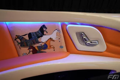 Mercedes Benz V300 AVANTGARDE VIP BUSINESS VAN –  FULL LUXURY OPTION | BRAND NEW | GCC | 2025-18