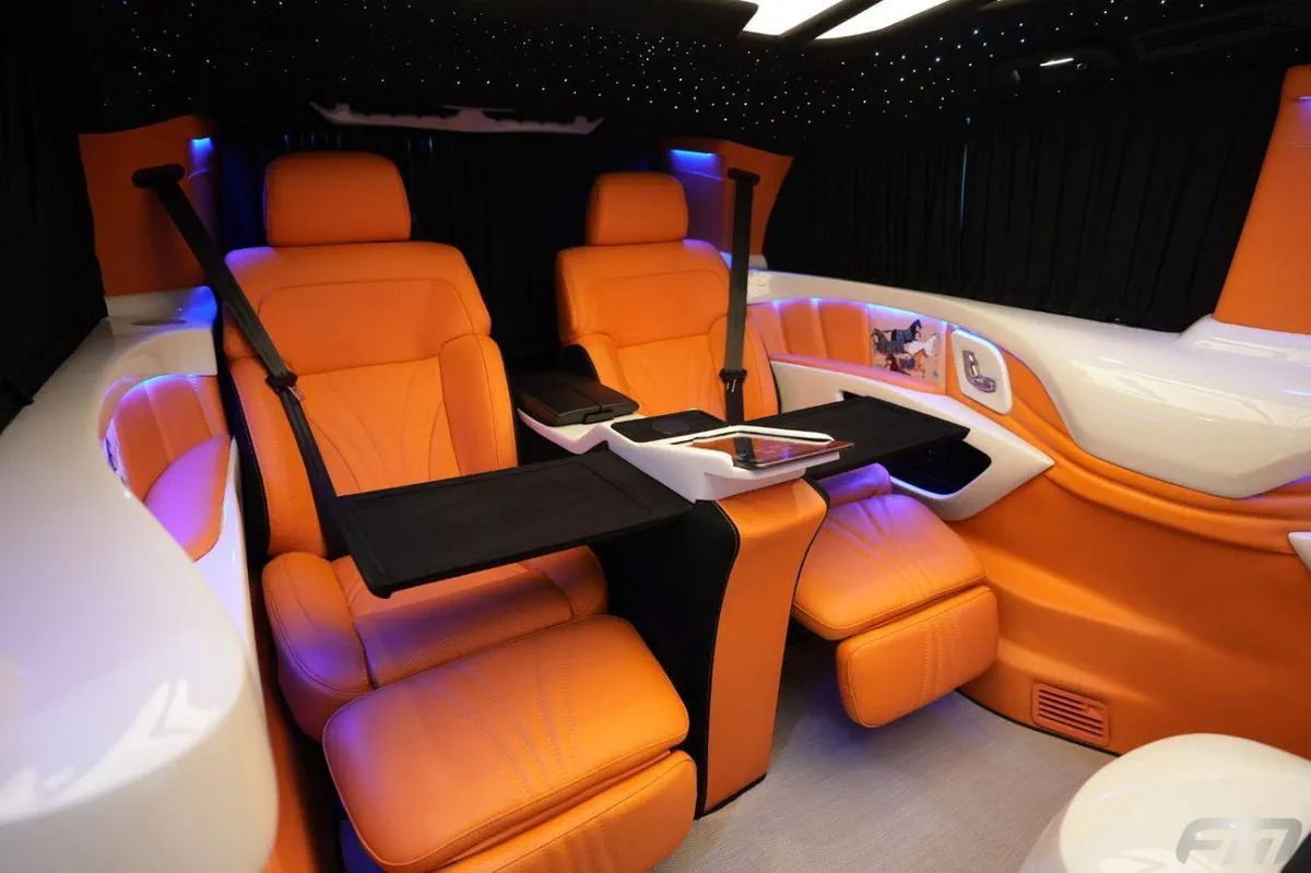 Mercedes Benz V300 AVANTGARDE VIP BUSINESS VAN –  FULL LUXURY OPTION | BRAND NEW | GCC | 2025-10-0