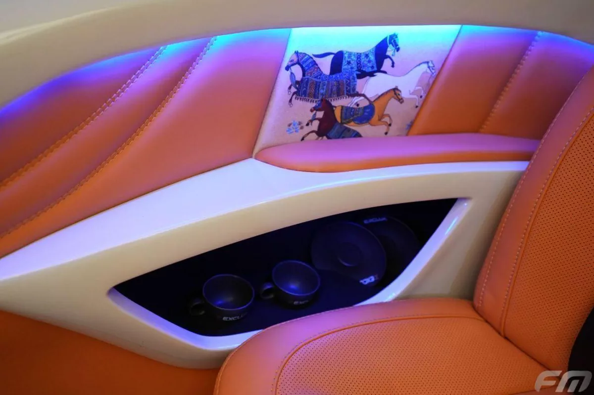Mercedes Benz V300 AVANTGARDE VIP BUSINESS VAN –  FULL LUXURY OPTION | BRAND NEW | GCC | 2025-15-0