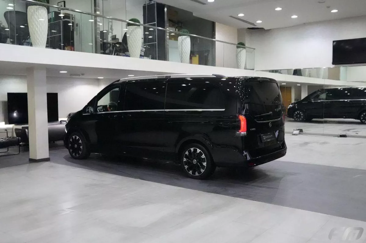 Mercedes Benz V300 AVANTGARDE VIP BUSINESS VAN –  FULL LUXURY OPTION | BRAND NEW | GCC | 2025-20-0