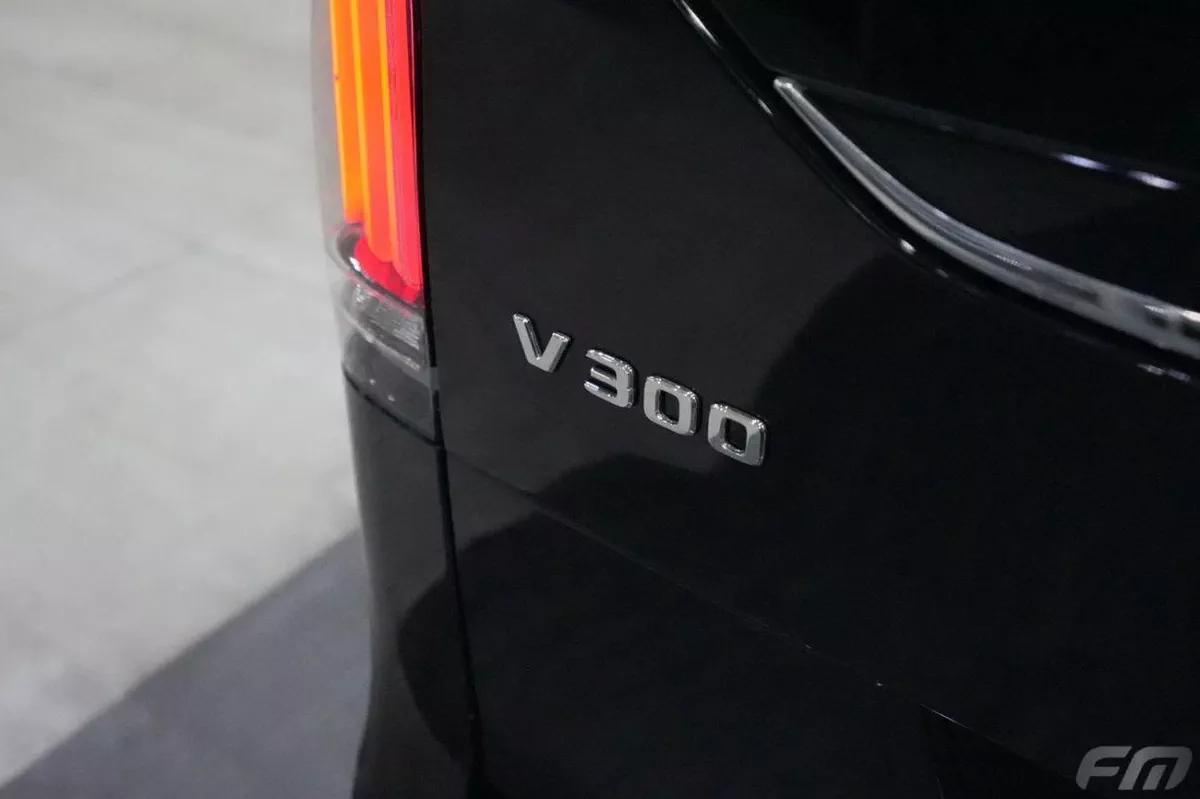 Mercedes Benz V300 AVANTGARDE VIP BUSINESS VAN –  FULL LUXURY OPTION | BRAND NEW | GCC | 2025-22-0