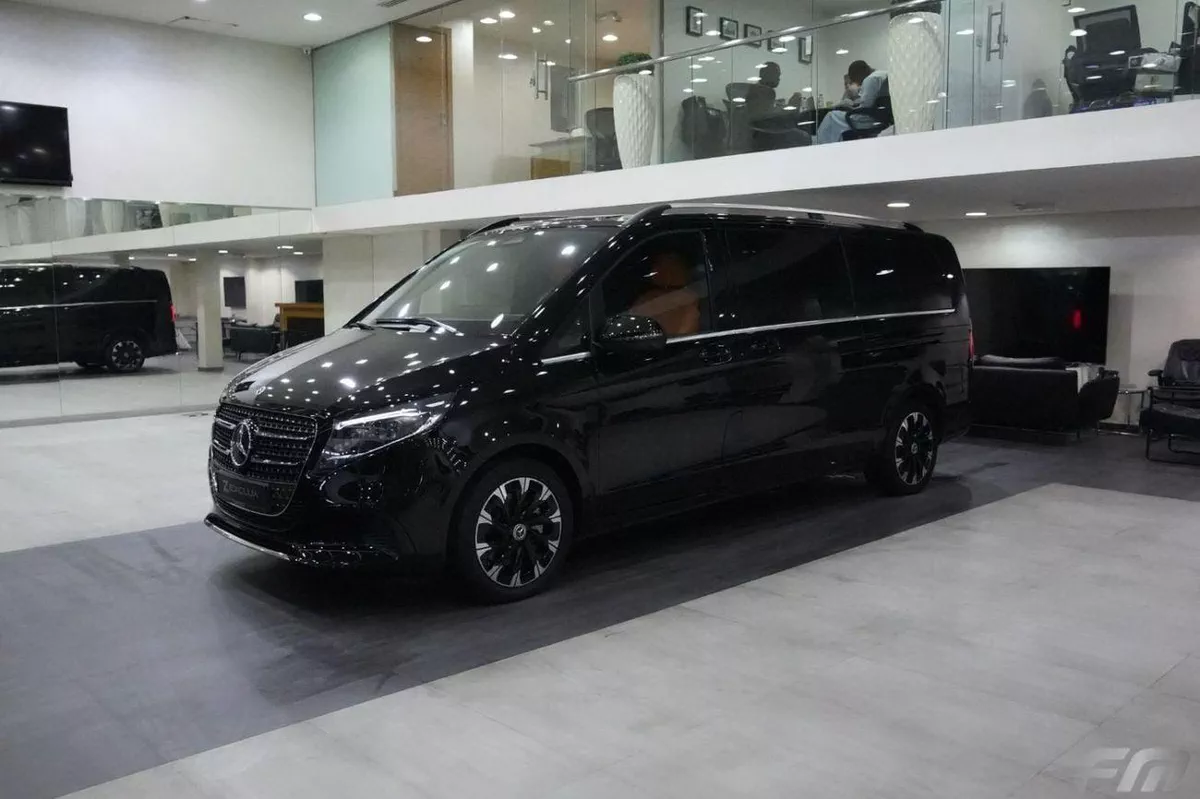 Mercedes Benz V300 AVANTGARDE VIP BUSINESS VAN –  FULL LUXURY OPTION | BRAND NEW | GCC | 2025-1-0
