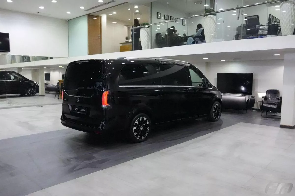 Mercedes Benz V300 AVANTGARDE VIP BUSINESS VAN –  FULL LUXURY OPTION | BRAND NEW | GCC | 2025-2-0