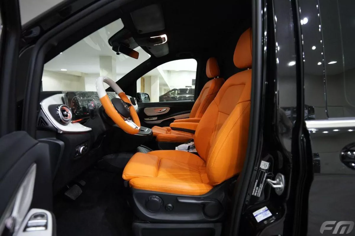 Mercedes Benz V300 AVANTGARDE VIP BUSINESS VAN –  FULL LUXURY OPTION | BRAND NEW | GCC | 2025-3-0