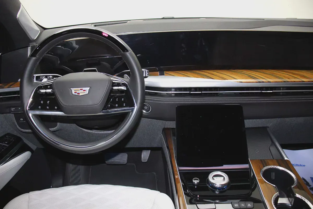 2025 Cadillac Escalade Sport Platinum | GCC Specs-6-6