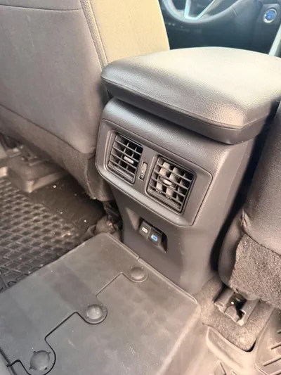 Toyota RAV4 XLE HEV Hybrid XLE 2.5L-16
