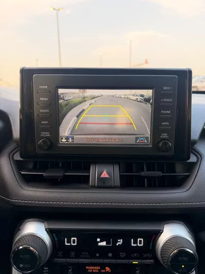 Toyota RAV4 XLE HEV Hybrid XLE 2.5L-8