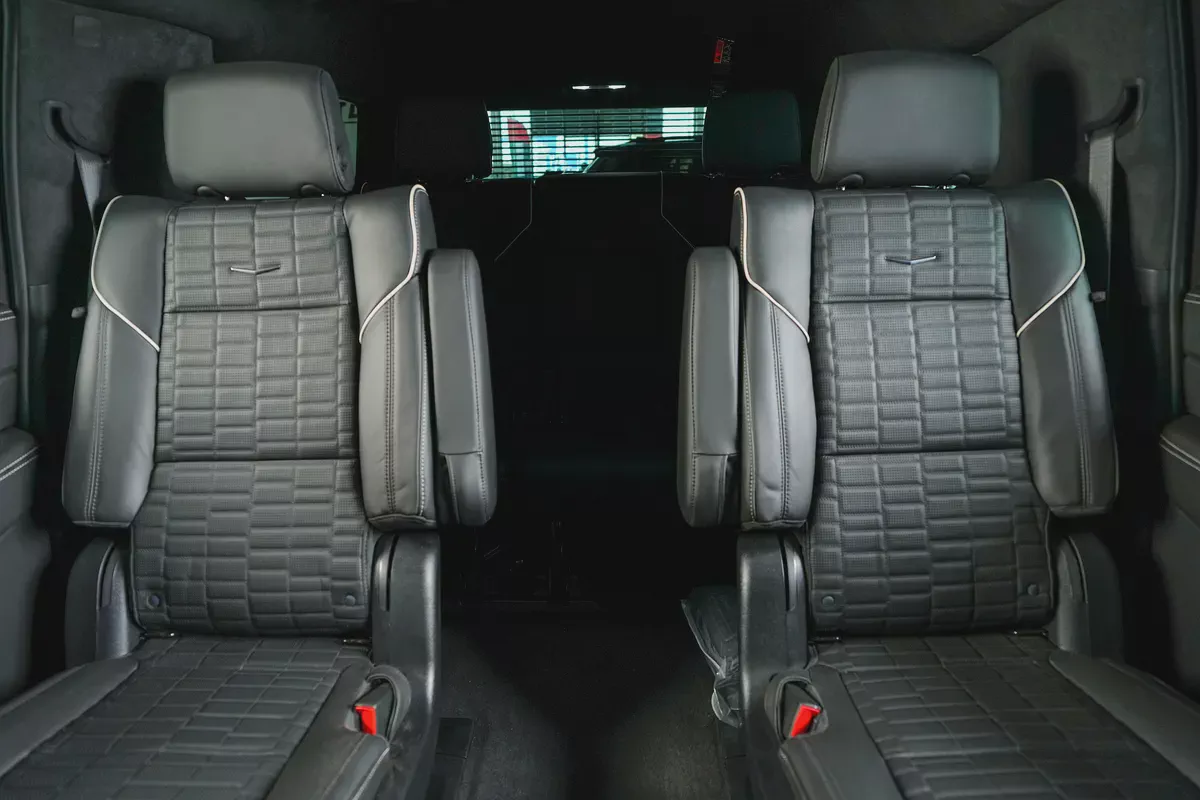 Cadillac Escalade ESV- GCC- new shape-low mileage- Agency warranty and service-19-19