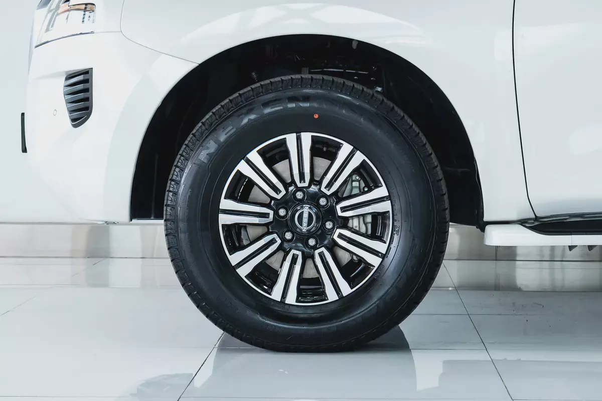1 YEAR / 20,000 KM WARRANTY | 4.0 L | GCC | AED 2500-7-7