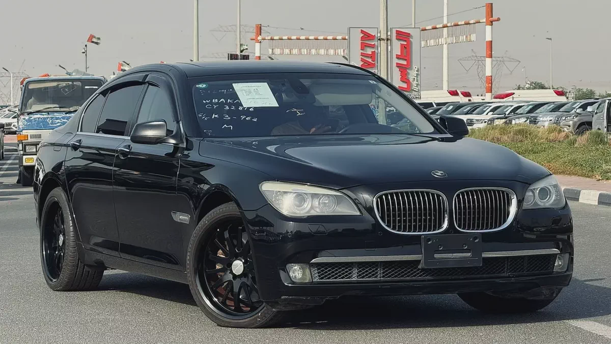 BMW 750I | 2010 | ONLY : 110417 KM | CLEAN TITLE |  JAPAN IMPORT