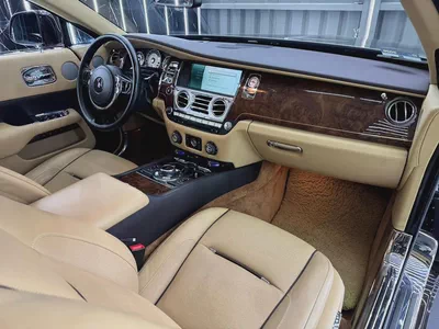 Rolls-Royce Wraith 2015 | Well Maintained | GCC Specs | Low Mileage | Full Service History-9
