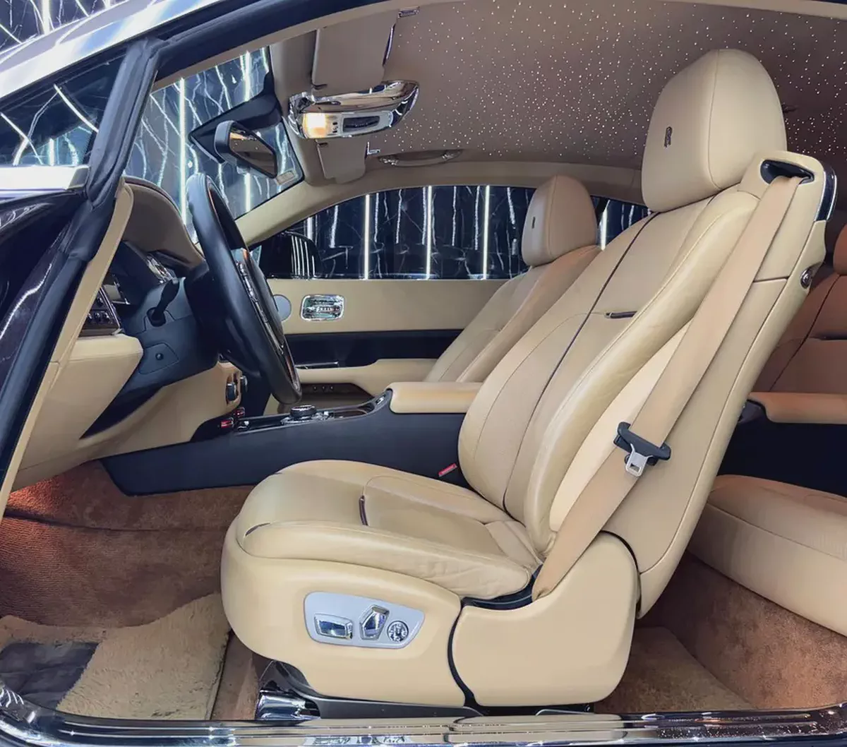 Rolls-Royce Wraith 2015 | Well Maintained | GCC Specs | Low Mileage | Full Service History-10-10