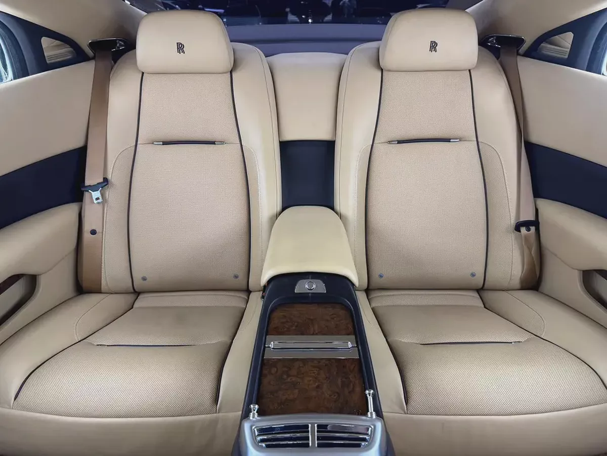 Rolls-Royce Wraith 2015 | Well Maintained | GCC Specs | Low Mileage | Full Service History-18-18