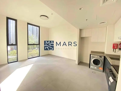 The Stunning & Capacious 1BHK with Amenities in Aljada-5