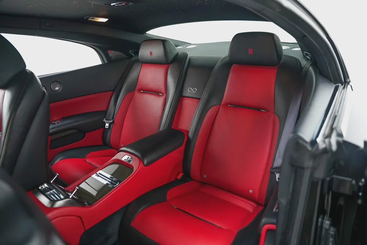 2018 ROLLS ROYCE WRAITH BLACK BADGE WITH WARRANTY AND SERVICE CONTRACT UNTIL 2027-8-8
