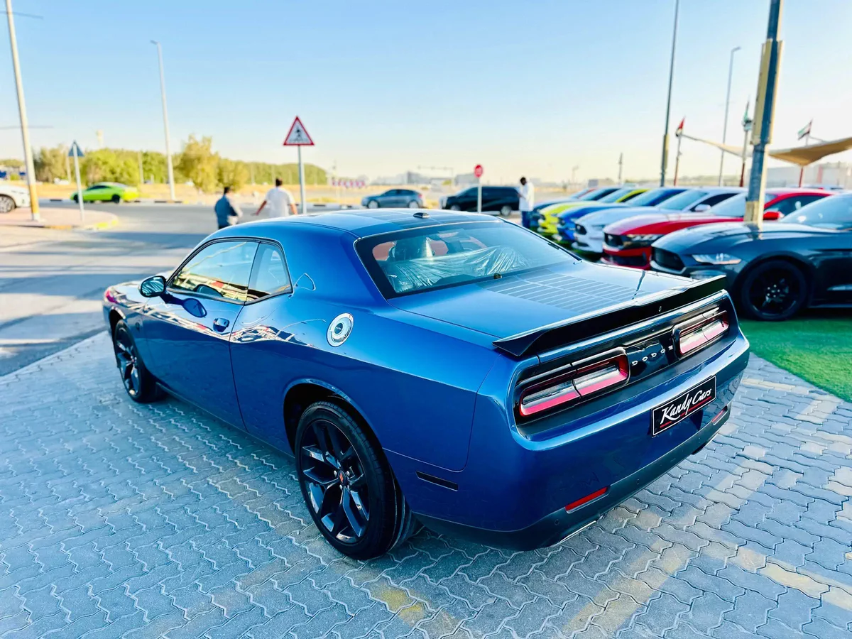 2021 Dodge Challenger SXT-5-5