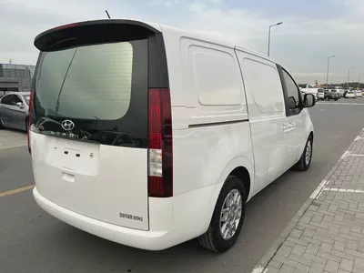 Hyundai Staria-3