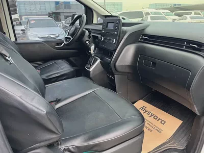 Hyundai Staria-8