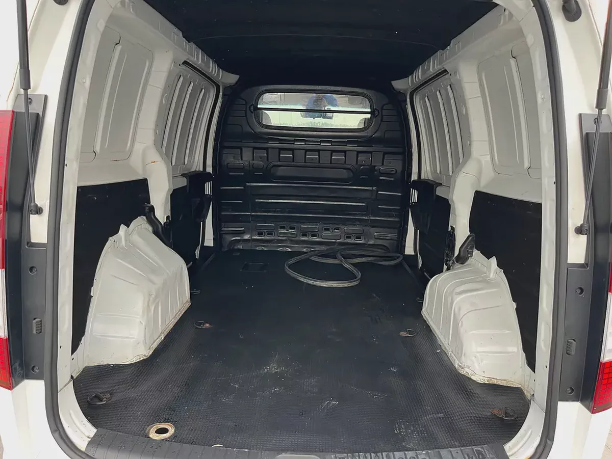 Hyundai Staria-10-10