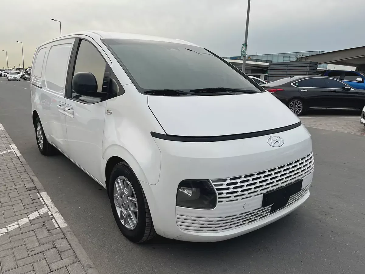 Hyundai Staria-1-1