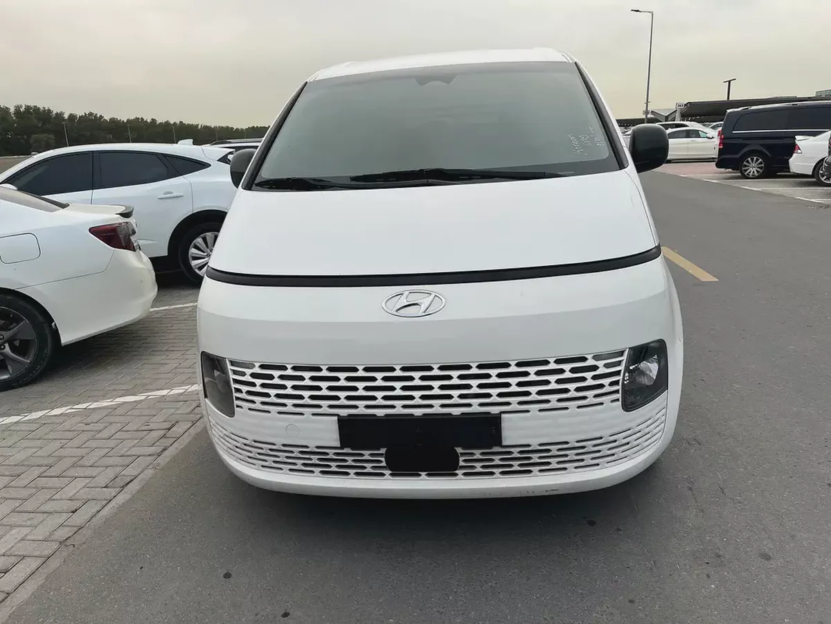 Hyundai Staria-2-2