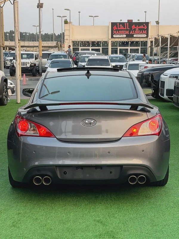 Hyundai Genesis 2010 GCC | Luxury Sedan | Low KM | Excellent Condition