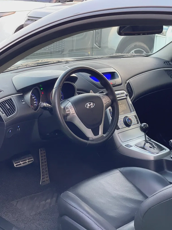 Hyundai Genesis 2010 GCC | Luxury Sedan | Low KM | Excellent Condition
