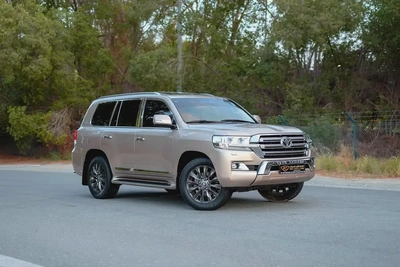 Land Cruiser GXR | Platinum Edition | GCC Specs | REF #T38206-1