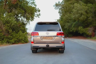 Land Cruiser GXR | Platinum Edition | GCC Specs | REF #T38206-6