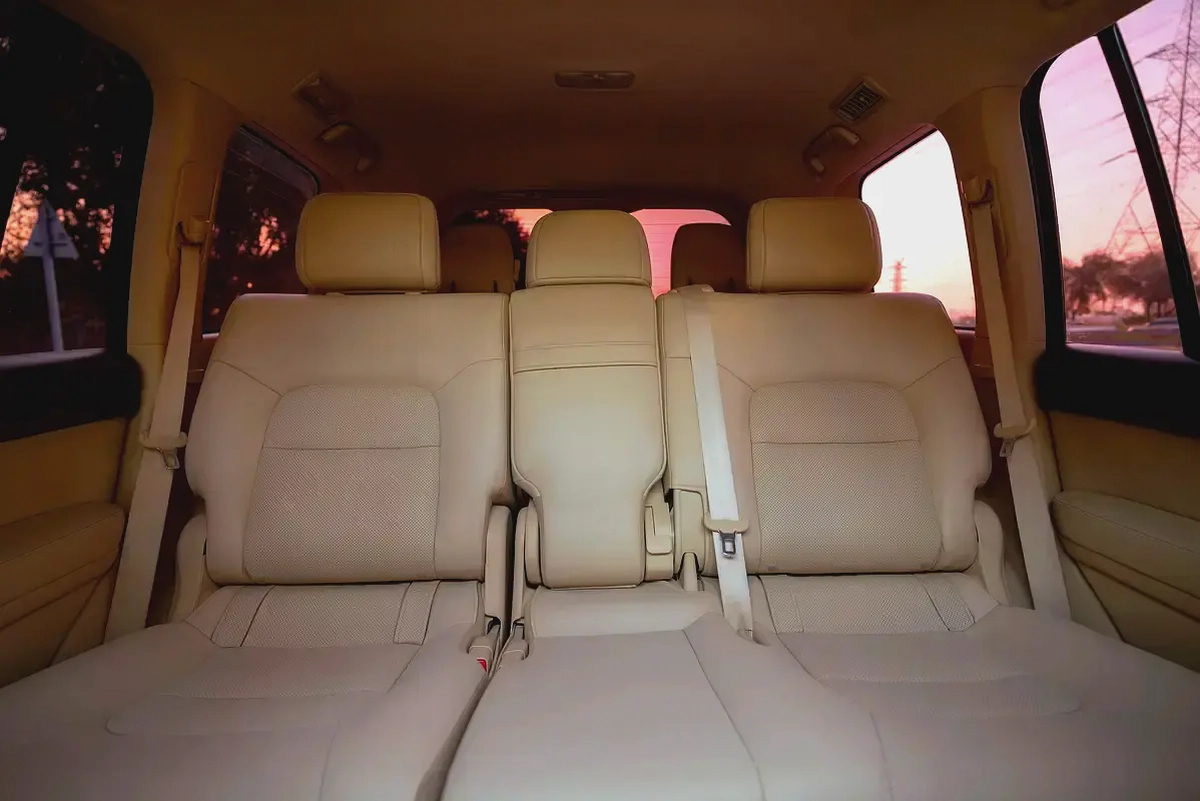 Land Cruiser GXR | Platinum Edition | GCC Specs | REF #T38206-11-11