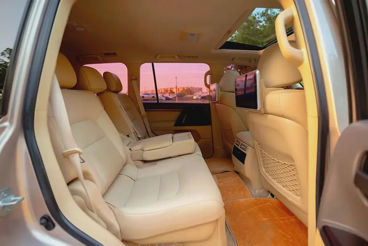 Land Cruiser GXR | Platinum Edition | GCC Specs | REF #T38206-12-12