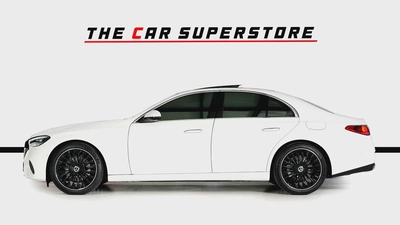 Mercedes Benz E200-Low Mleage-Avantgarde Exterior Package-20 Inch AMG Rims High Gloss Black-4