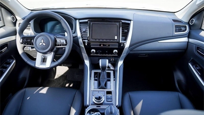 Mitsubishi Montero Sport Brand New 2026 Mitsubishi Montero Sport GLS (H61) 3.0L 6-Cylinder SUV – GCC Specs | Export Ready-7