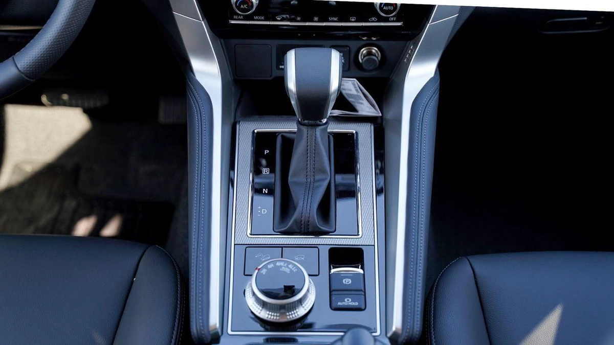 Mitsubishi Montero Sport Brand New 2026 Mitsubishi Montero Sport GLS (H61) 3.0L 6-Cylinder SUV – GCC Specs | Export Ready-6-6