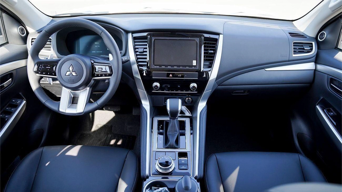 Mitsubishi Montero Sport Brand New 2026 Mitsubishi Montero Sport GLS (H61) 3.0L 6-Cylinder SUV – GCC Specs | Export Ready-7-7