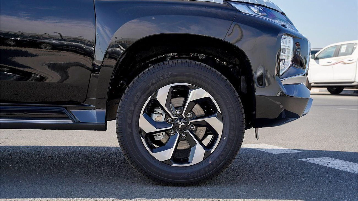 Mitsubishi Montero Sport Brand New 2026 Mitsubishi Montero Sport GLS (H61) 3.0L 6-Cylinder SUV – GCC Specs | Export Ready-15-15