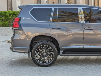 TOYOTA PRADO 2014 FACELIFTED 2023 WITH INTERIOR AND EXTERIOR GCC V4 2.7L IN EXCELLENT CONDITION-10